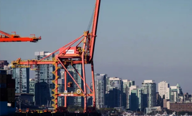 加拿大多个港口罢工升级 政府介入谈判